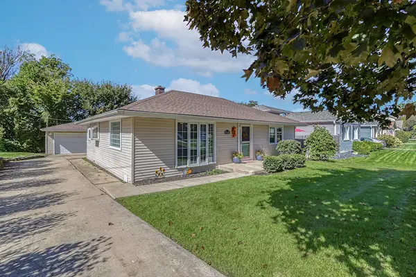 1048 Hermes Avenue, Lemont, IL 60439