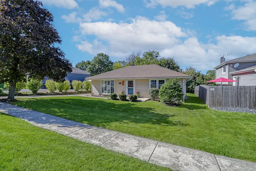 1048 Hermes Avenue, Lemont, IL 60439 - #3