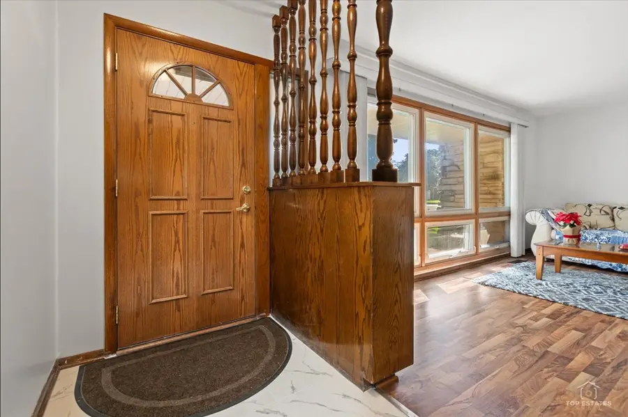 1810 Pratt Avenue, Des Plaines, IL 60018 - #3