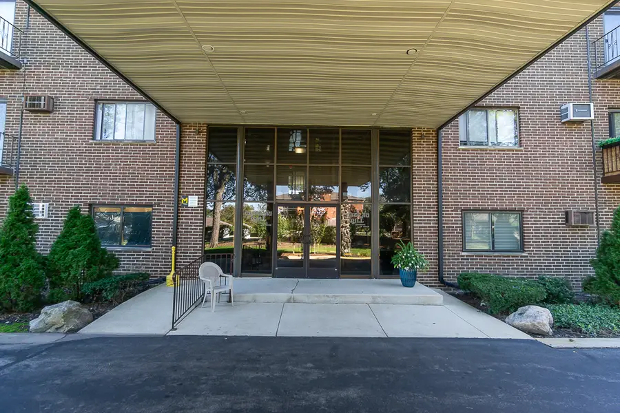 235 N Mill Road #313B, Addison, IL 60101 - #2
