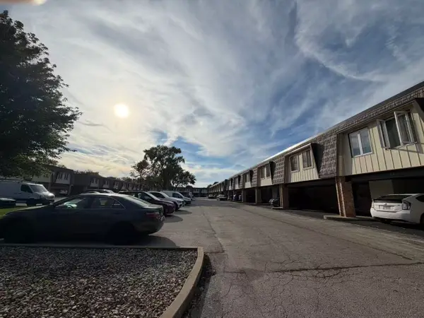 Address Withheld By Seller, Palos Hills, IL 60465