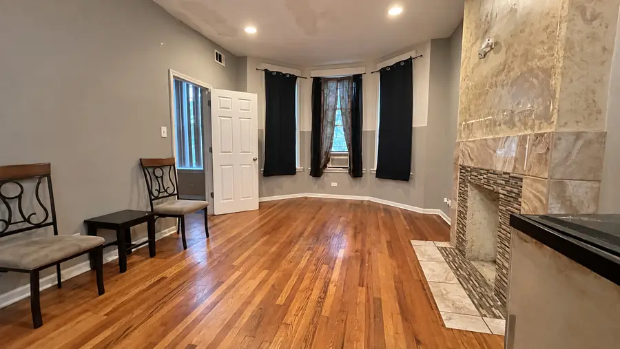 6620 S Marquette Road, Chicago, IL 60637 - #2