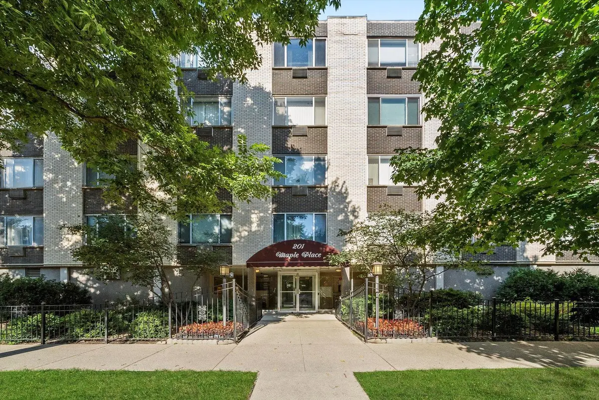 201 S Maple Avenue #210, Oak Park, IL 60302 - #1