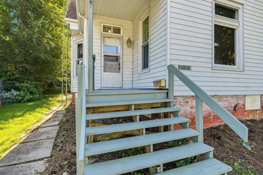 1212 W Olive Street, Bloomington, IL 61701 - #3