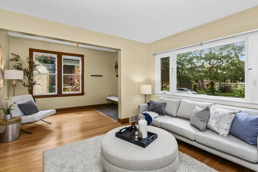 2626 W Morse Avenue, Chicago, IL 60645 - #3