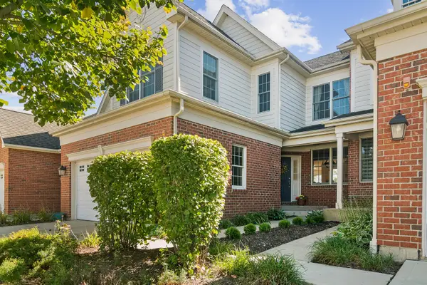 27 Harborside Way, Hawthorn Woods, IL 60047