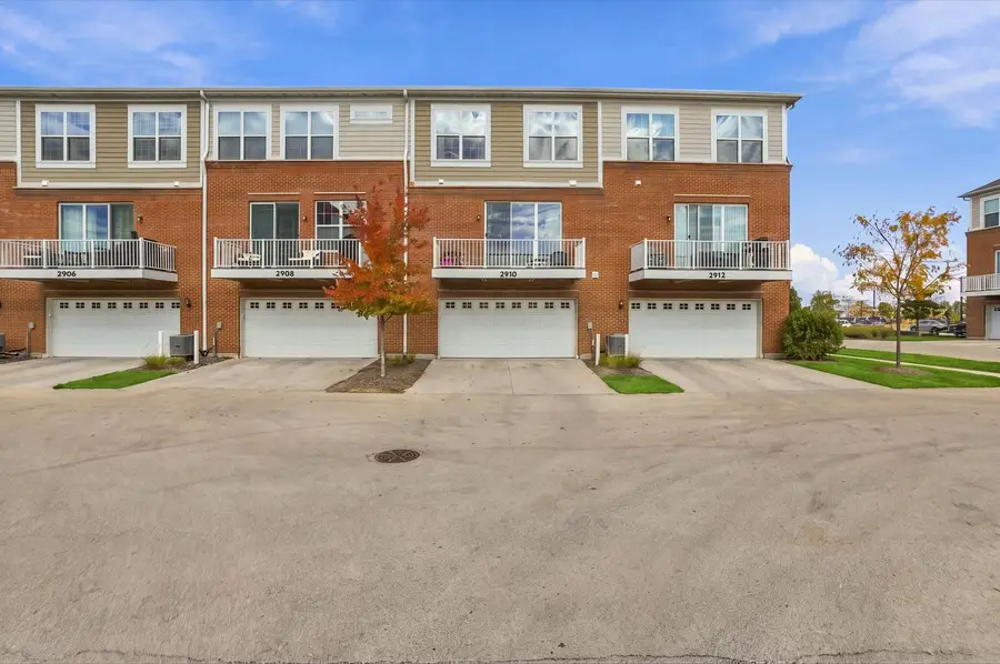 2910 Reflection Drive, Naperville, IL 60564 - #2