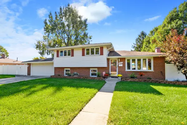 8301 Narragansett Avenue, Burbank, IL 60459