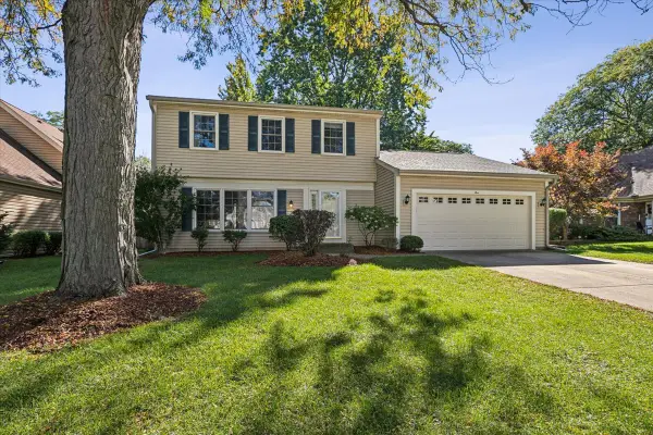 5 Malvern Lane, Vernon Hills, IL 60061