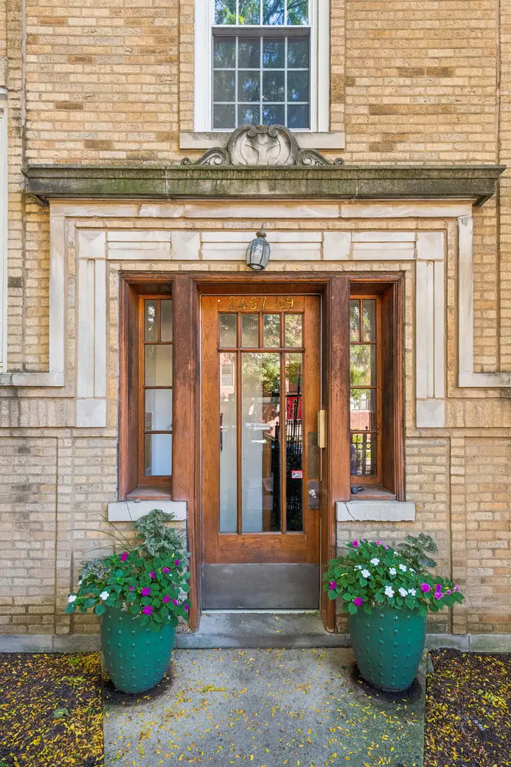 2457 W Eastwood Avenue #1, Chicago, IL 60625 - #2