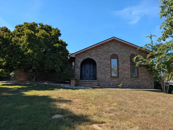 653 N Indian Hill Drive, Herrin, IL 62948