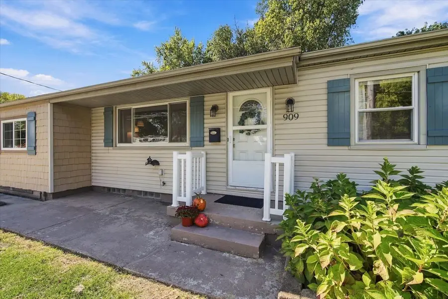 909 S Adelaide Street, Normal, IL 61761 - #2