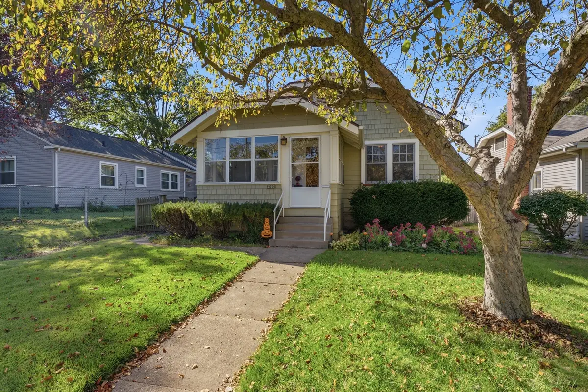 2910 Arlington Avenue, Davenport, IA 52803 - #1
