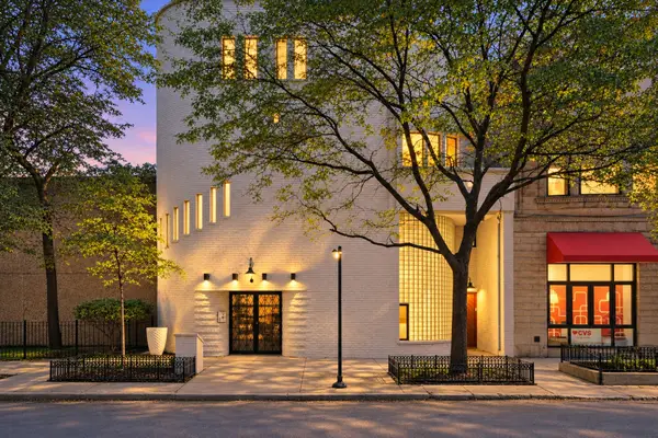 1209 N State Parkway #4, Chicago, IL 60610
