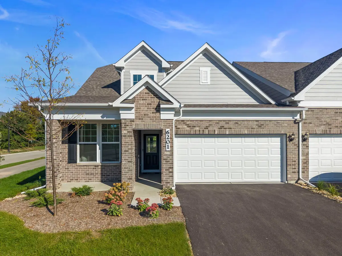 6201 Links Drive #24001, Woodridge, IL 60517 - #1