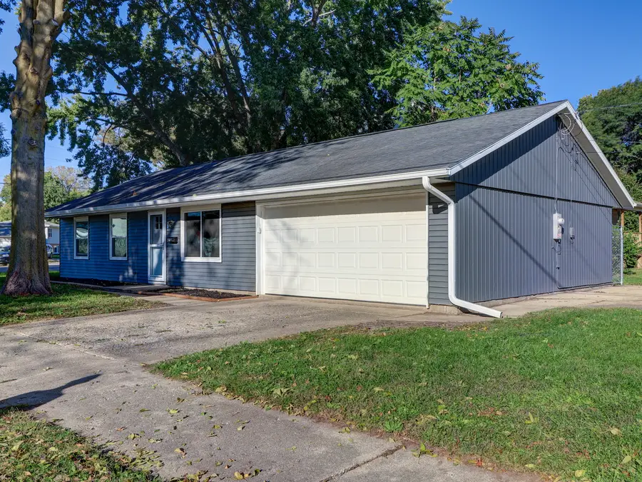 415 W 5th Street, Rock Falls, IL 61071 - #2