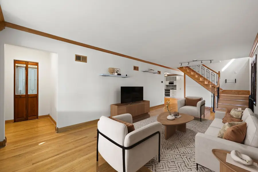 6051 N Marmora Avenue, Chicago, IL 60646 - #2