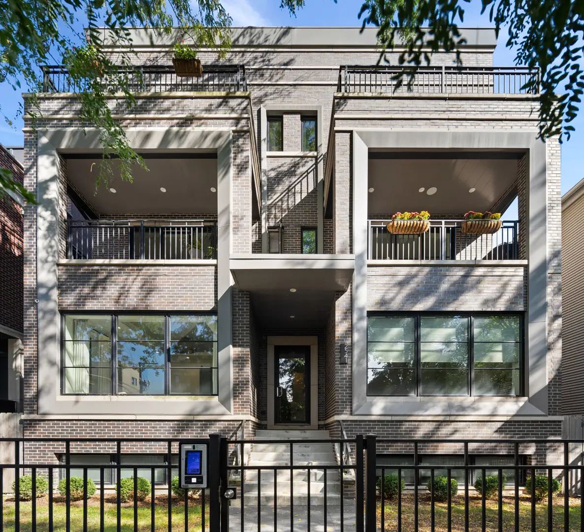 2541 N Wayne Avenue #1N, Chicago, IL 60614 - #1