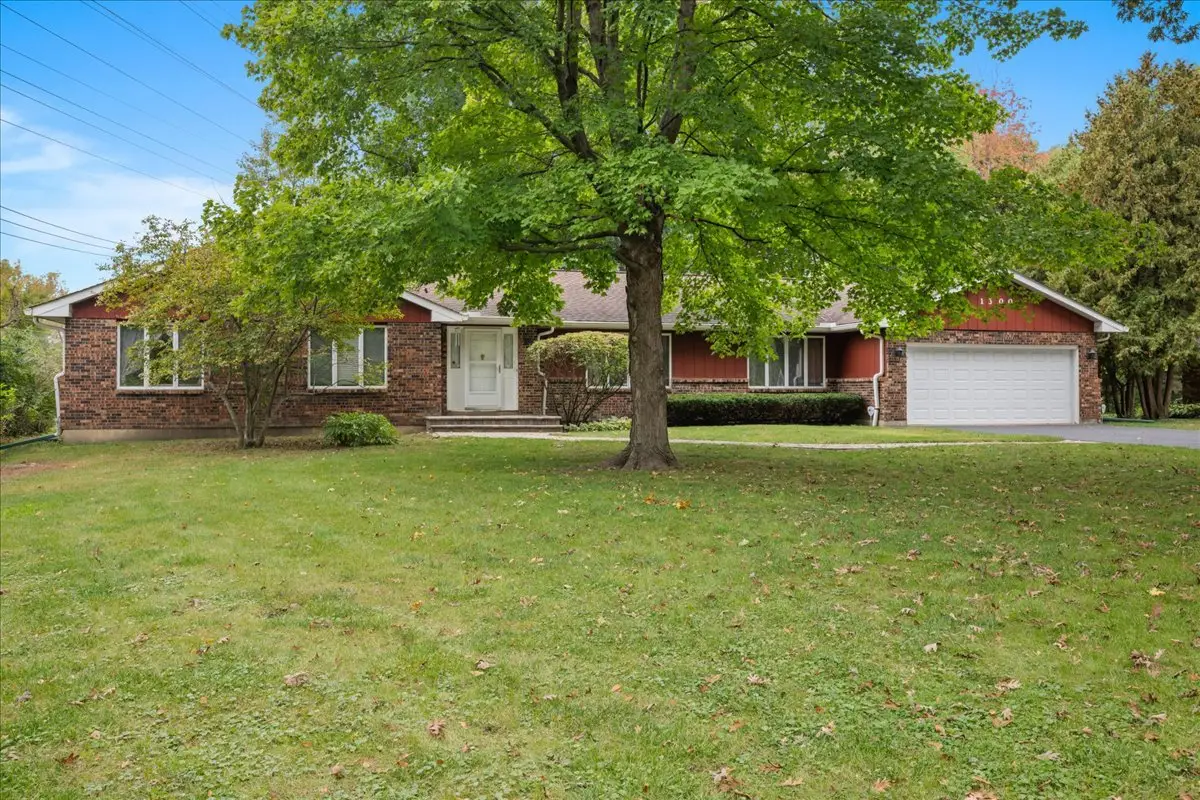 1300 Woodland Drive, Aurora, IL 60505 - #1