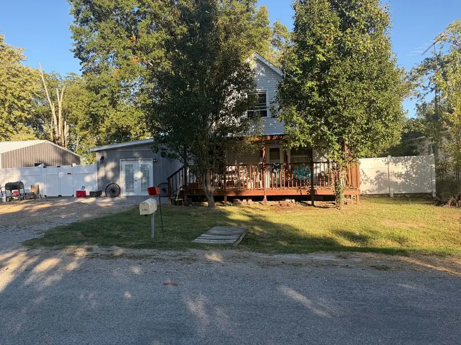 1304 Madison Avenue, Sandoval, IL 62882 - #2