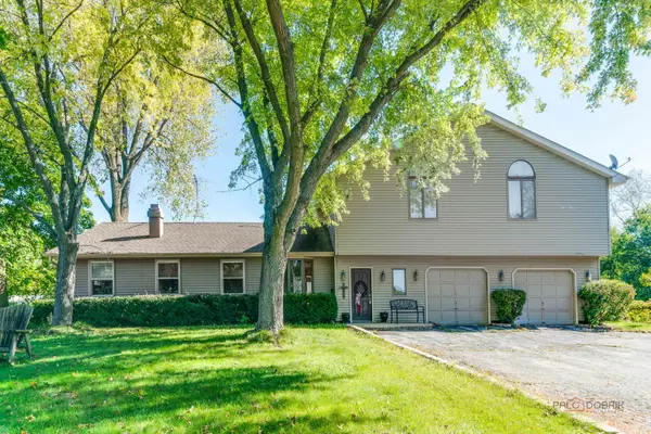 10704 Breezy Lawn Road, Spring Grove, IL 60081