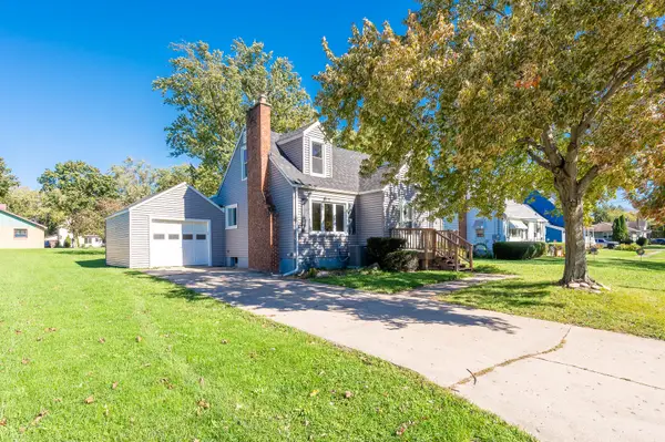 305 W Metzen Street, Harvard, IL 60033