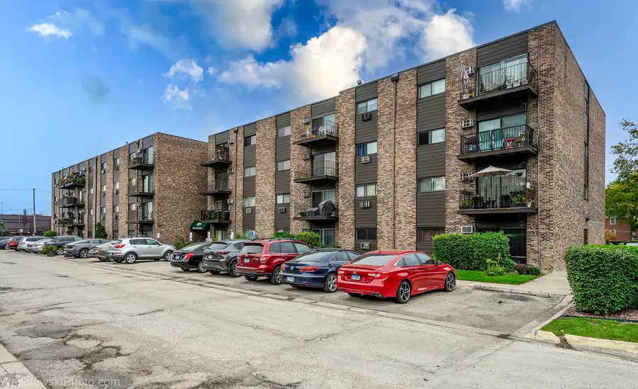 8901 N Western Avenue #202, Des Plaines, IL 60016 - #2