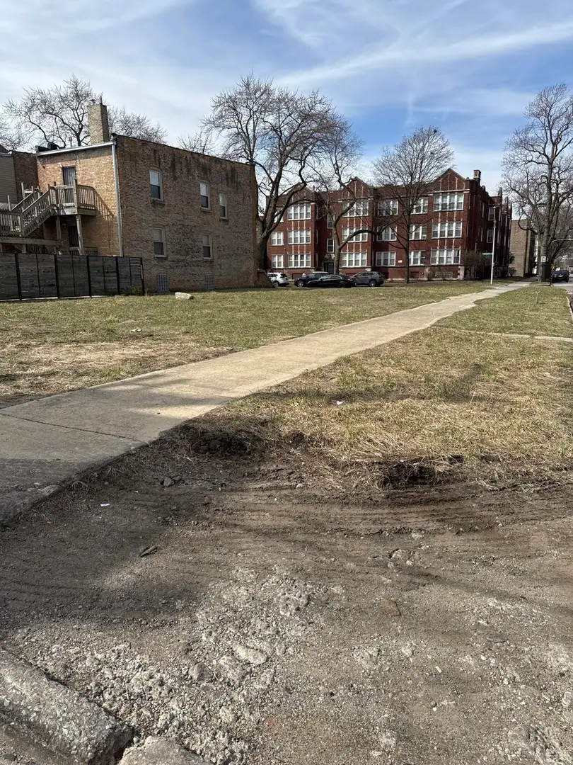 201 E 70th Street, Chicago, IL 60637 - #1