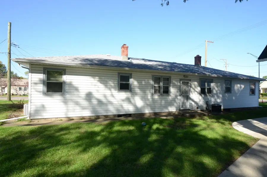 1519 21st Avenue, Rockford, IL 61104 - #3