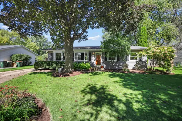 30W240 Allister Lane, Naperville, IL 60563