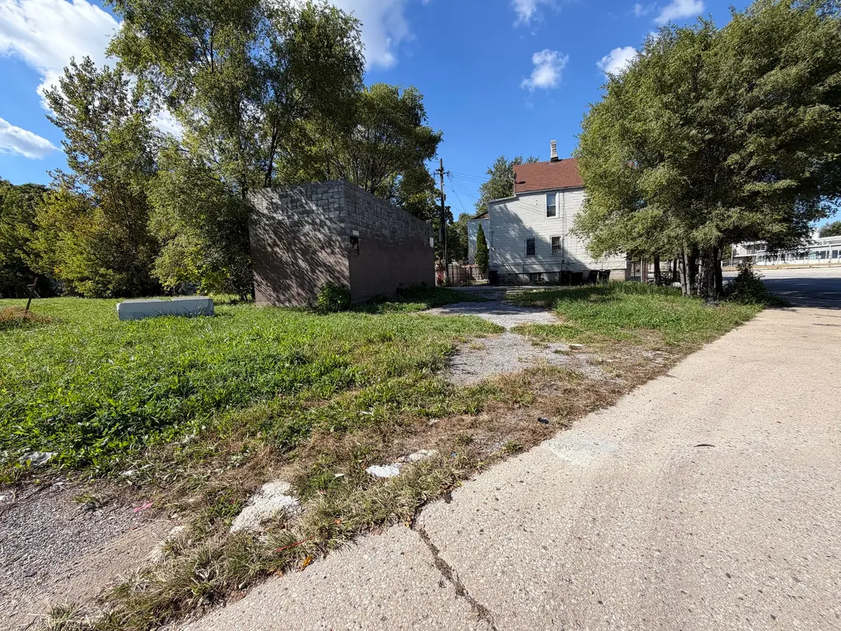 611 W 51st Street, Chicago, IL 60609 - #1