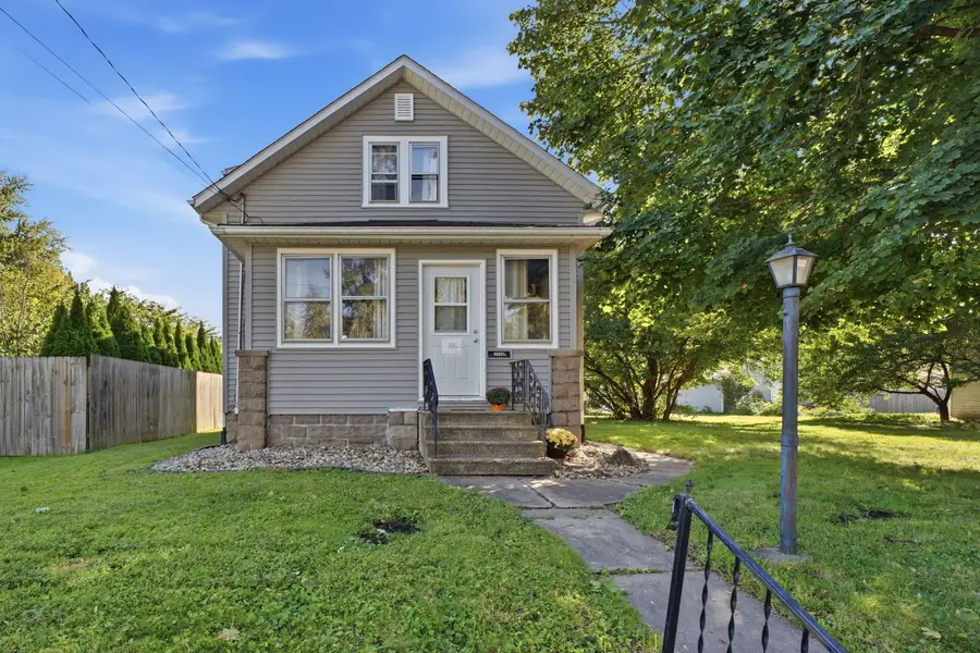 2526 4th Street, Moline, IL 61265 - #2