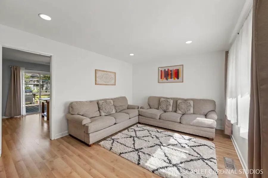 712 Larsen Avenue, Streamwood, IL 60107 - #2
