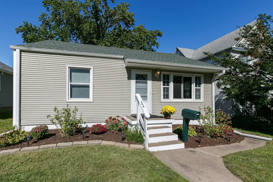 244 W 31st Street, Davenport, IA 52803 - #3