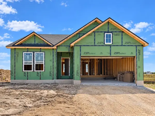 6925 Faiths Way, Bettendorf, IA 52722