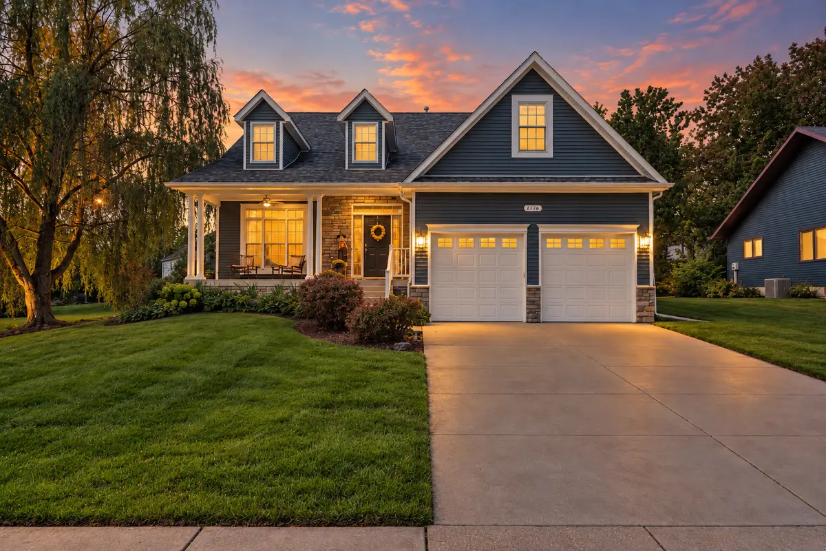 1776 Hollow View Drive, Bettendorf, IA 52722 - #1