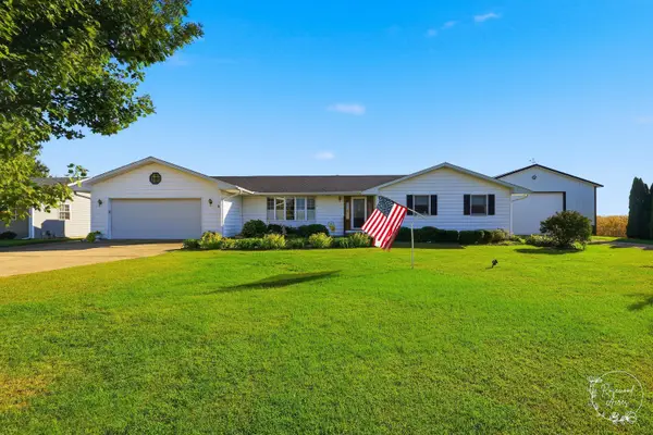 1915 E 1850n Road, Watseka, IL 60970