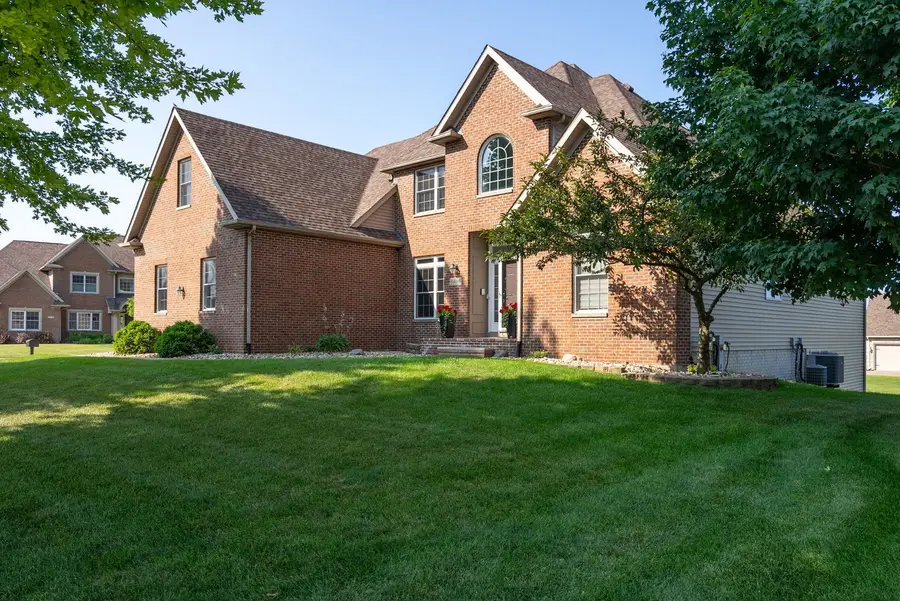 6404 Forest Road, Davenport, IA 52807 - #3