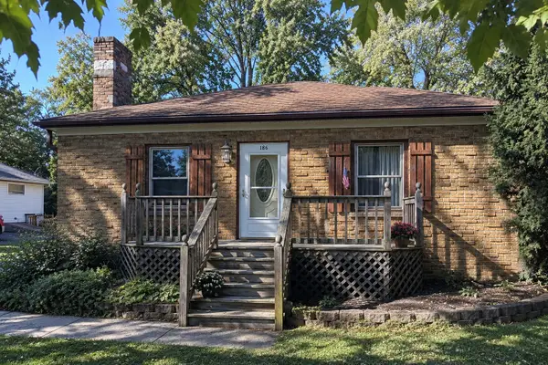 186 S Lyle Avenue, Elgin, IL 60123