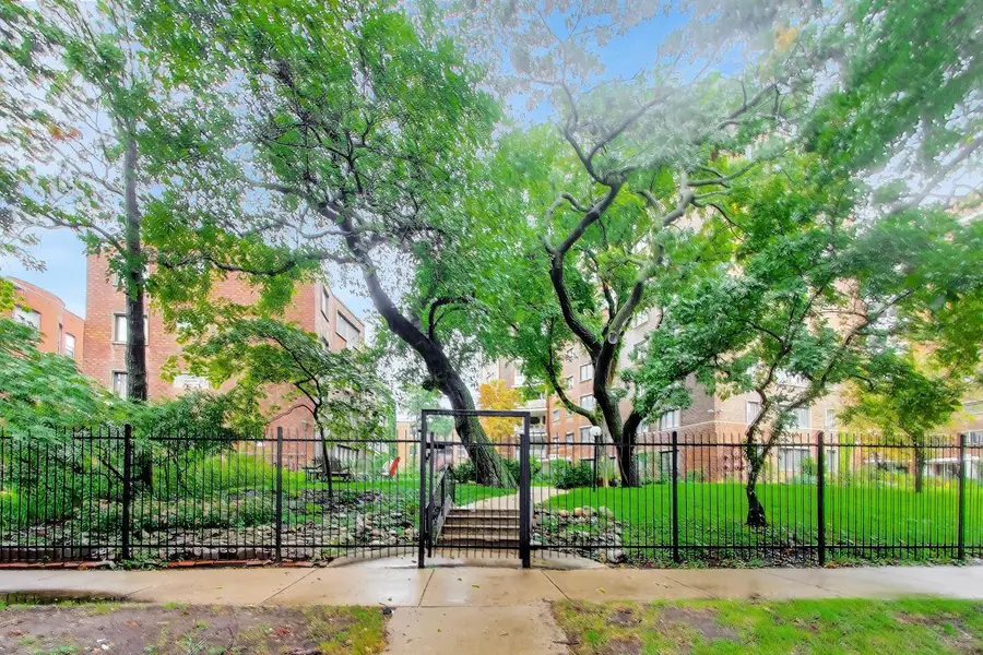 1138 W Lunt Avenue #2B, Chicago, IL 60626 - #3
