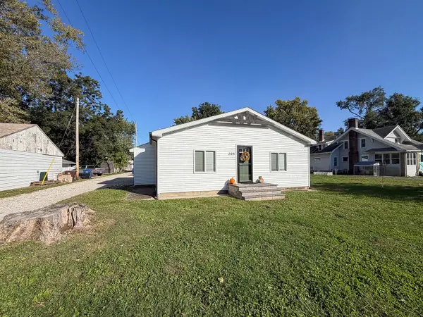 205 S Washington Street, Mansfield, IL 61854