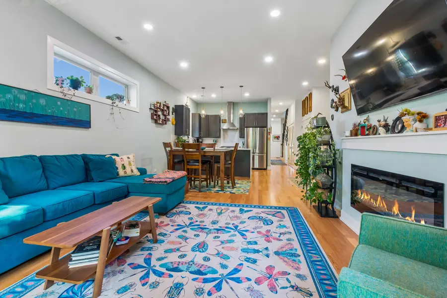 3708 W Cornelia Avenue #3W, Chicago, IL 60618 - #3