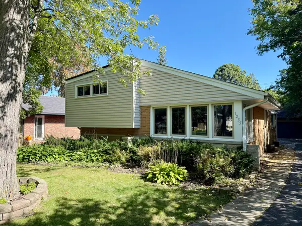 1235 Ferndale Avenue, Highland Park, IL 60035