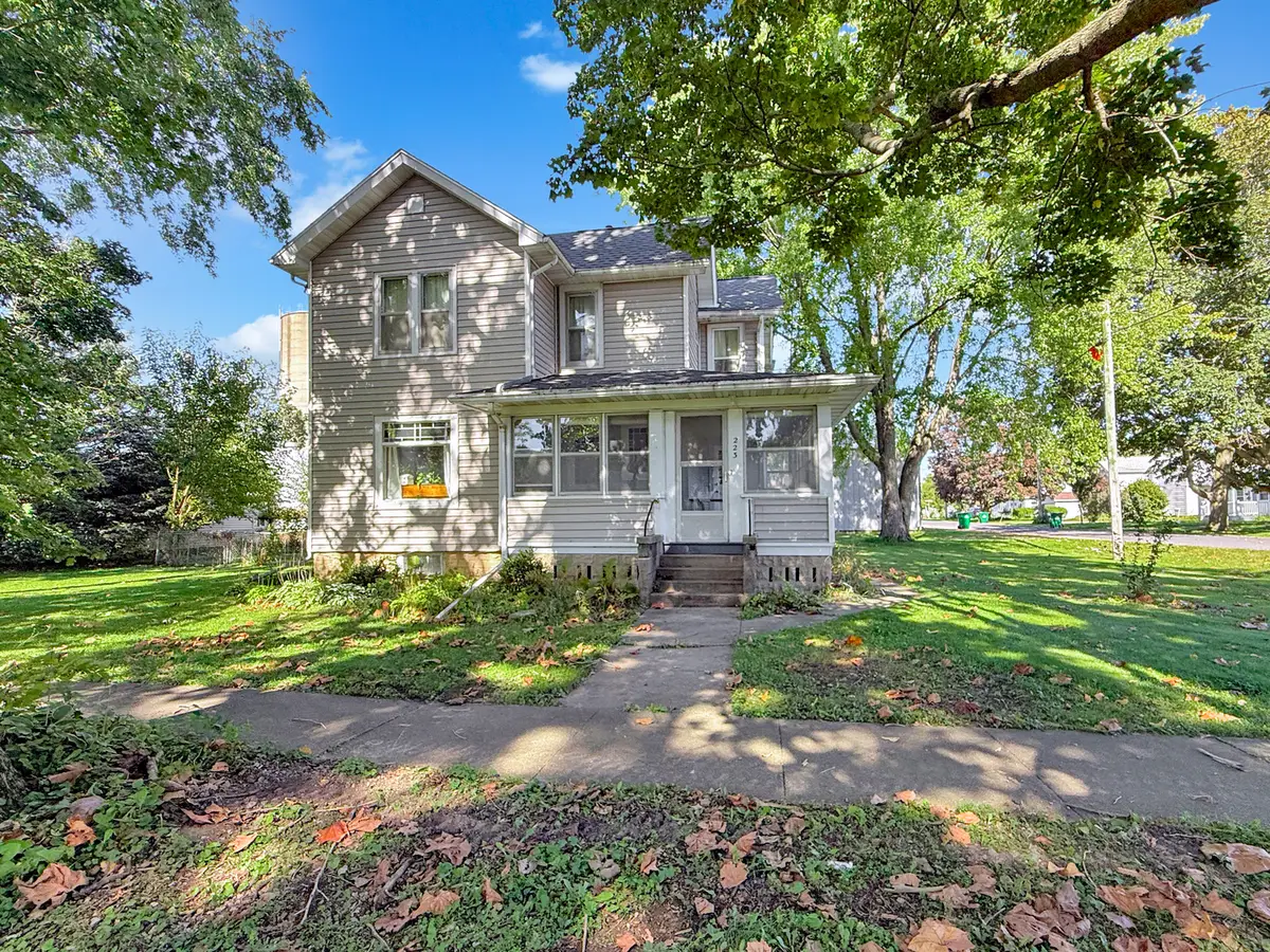 223 E Franklin Street, Franklin Grove, IL 61031 - #1