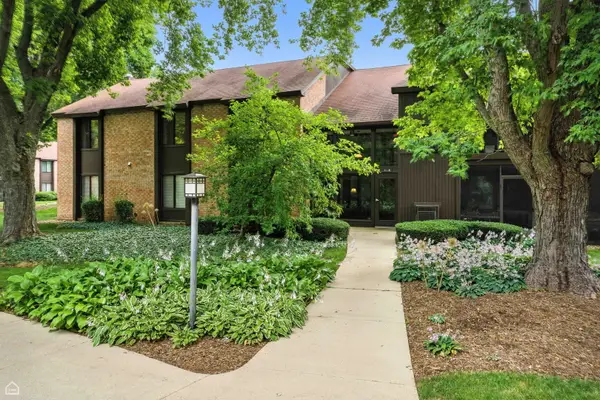 740 Saint Andrews Lane #5, Crystal Lake, IL 60014