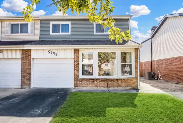 9135 Hollyberry Avenue, Des Plaines, IL 60016