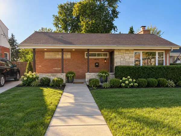 1442 Suffolk Avenue, Westchester, IL 60154