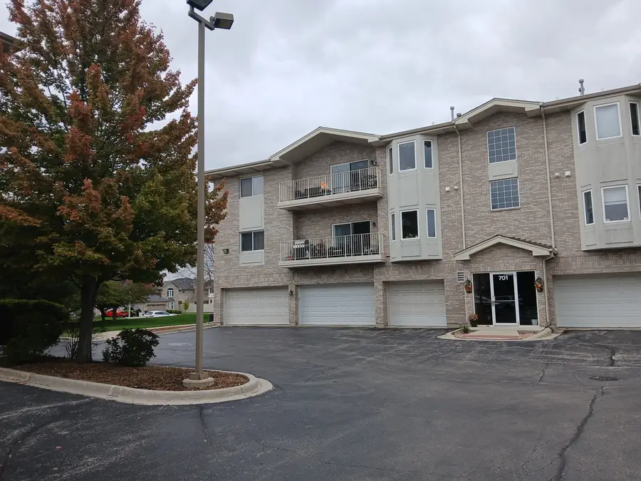 701 5th Avenue N 5th Avenue #102, Addison, IL 60101 - #2