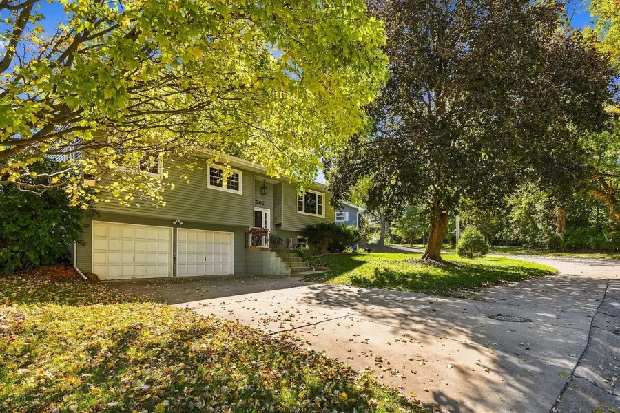 902 25th Avenue, East Moline, IL 61244 - #2