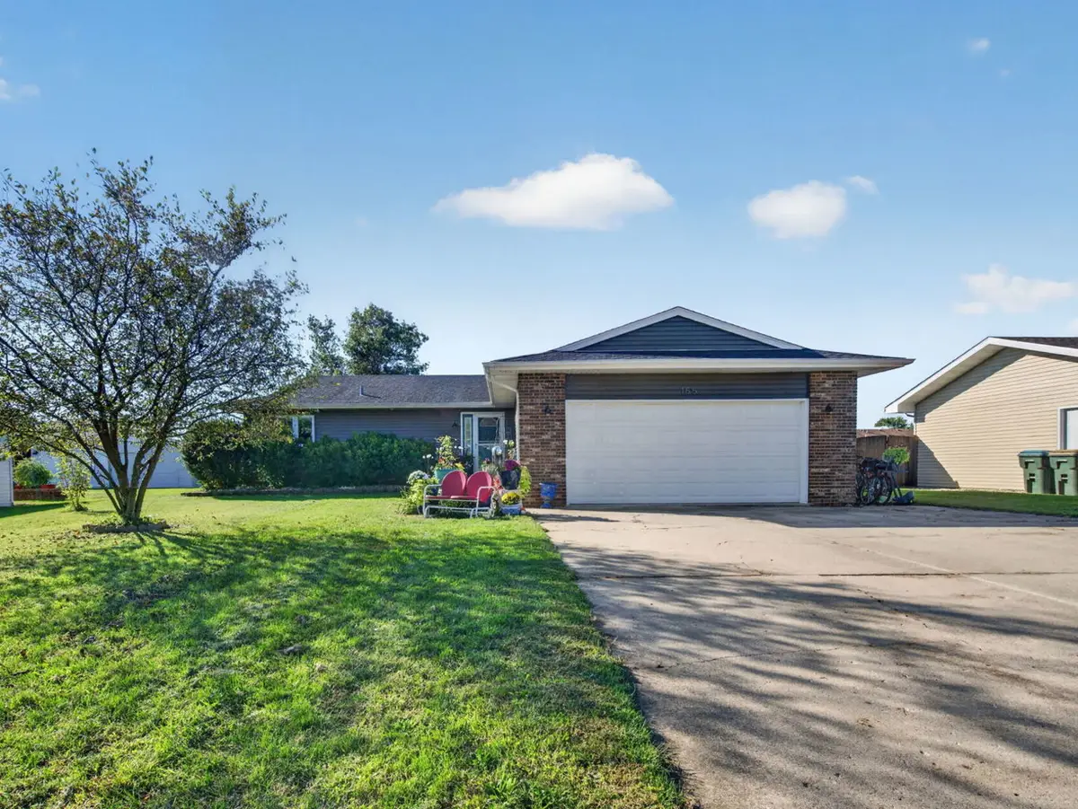 155 W Fox Street, Coal City, IL 60416 - #1